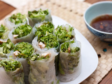 Asian Veggie Wraps with
Ginger-Cilantro Dipping Sauce - Dietitian's Choice Recipe