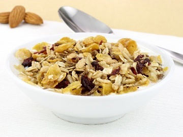 Muesli with Almonds and Fruit